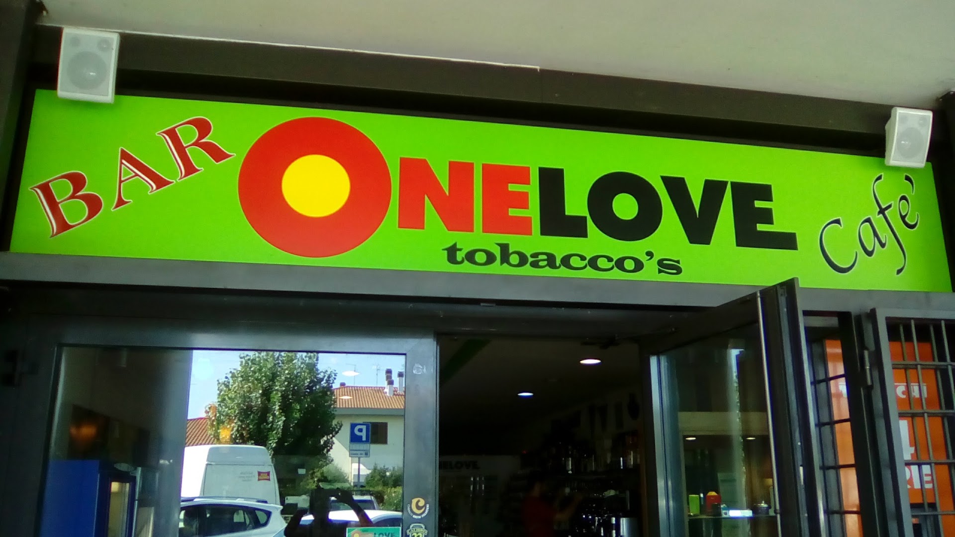 Onelove Tobacco's