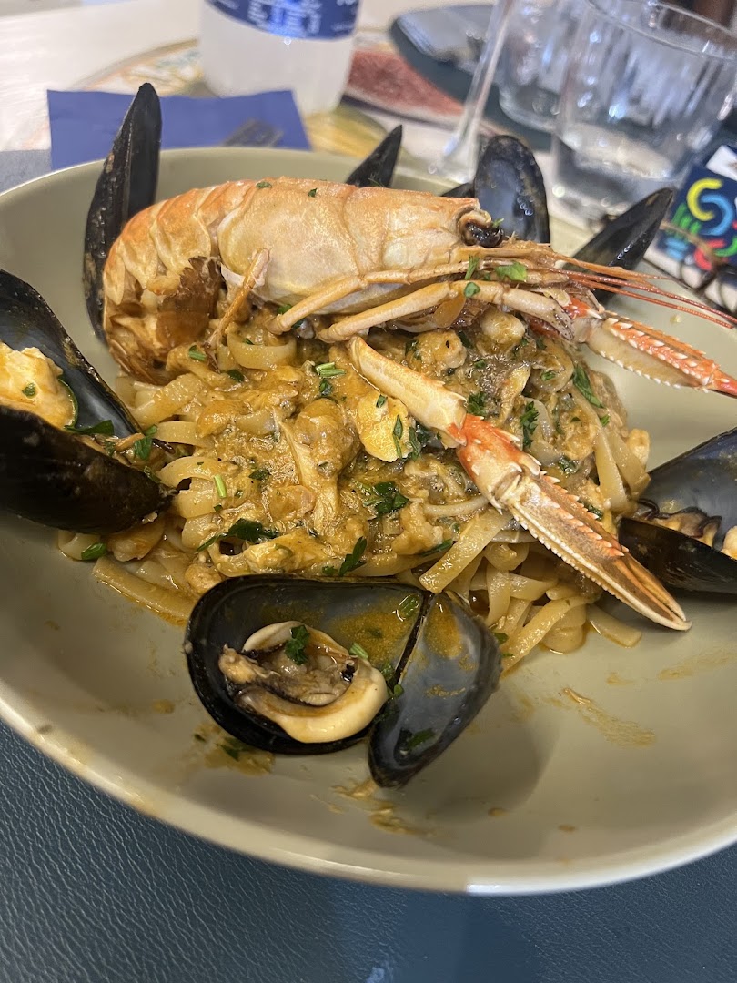 Optuyia. Restaurant..lounge bar..caffe..pizzeria..., Siracusa