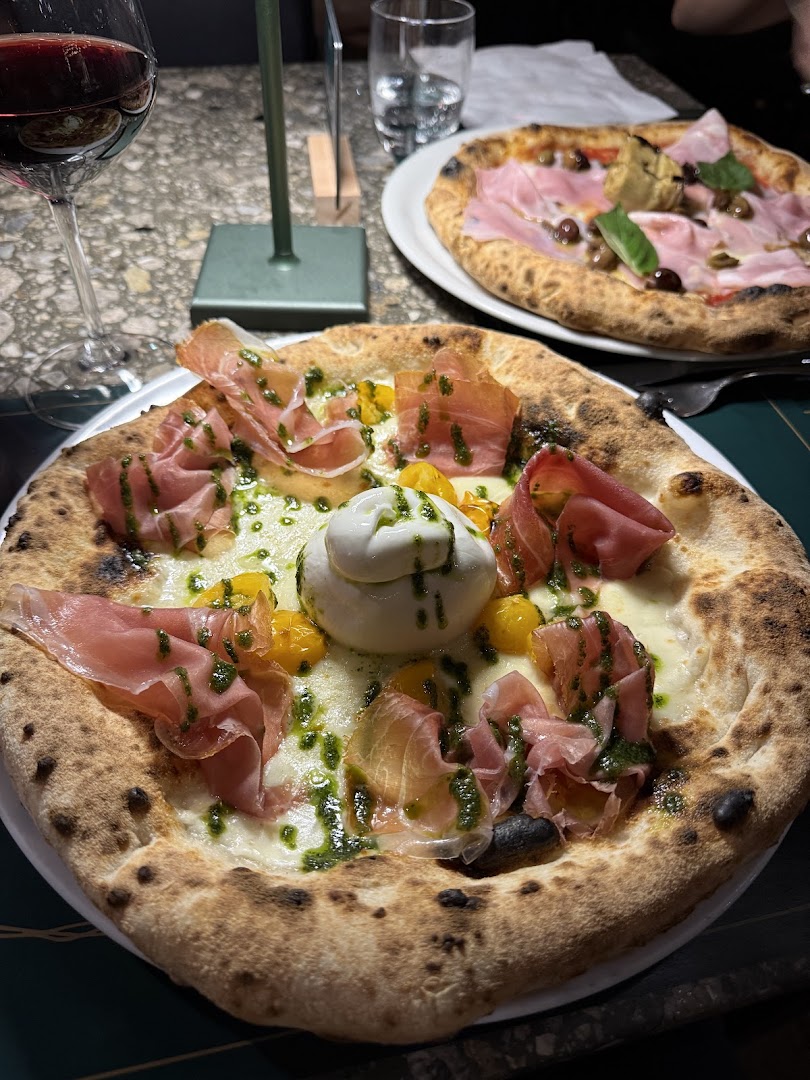 Organic Pizza and Food