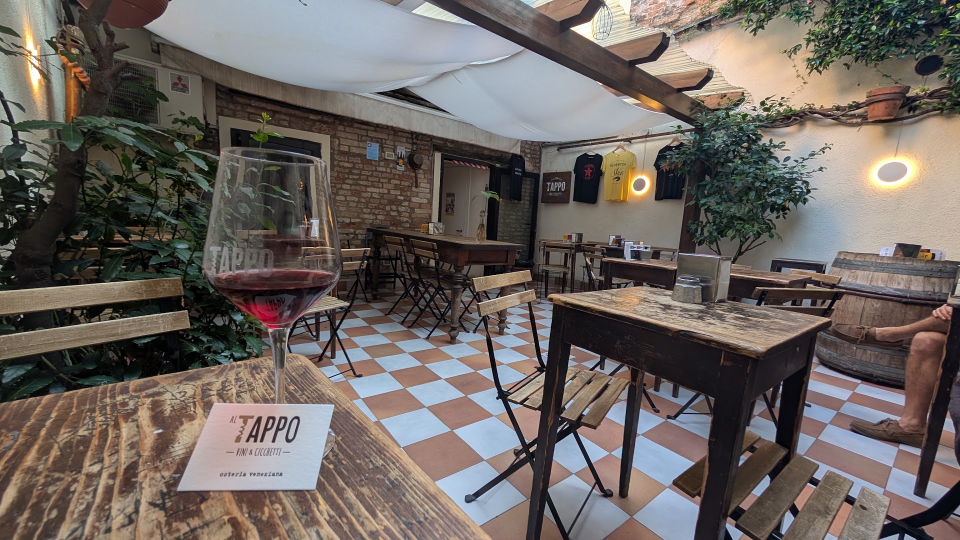 Osteria Al Tappo - Vin e Cicheti., Venezia