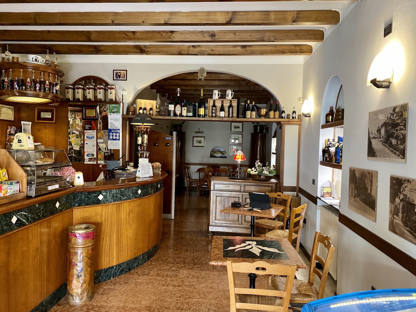 Osteria e Bar La Grotta dal 1918 di Negri Filippo