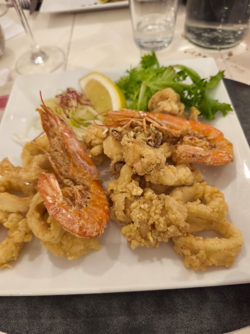Osteria Mom