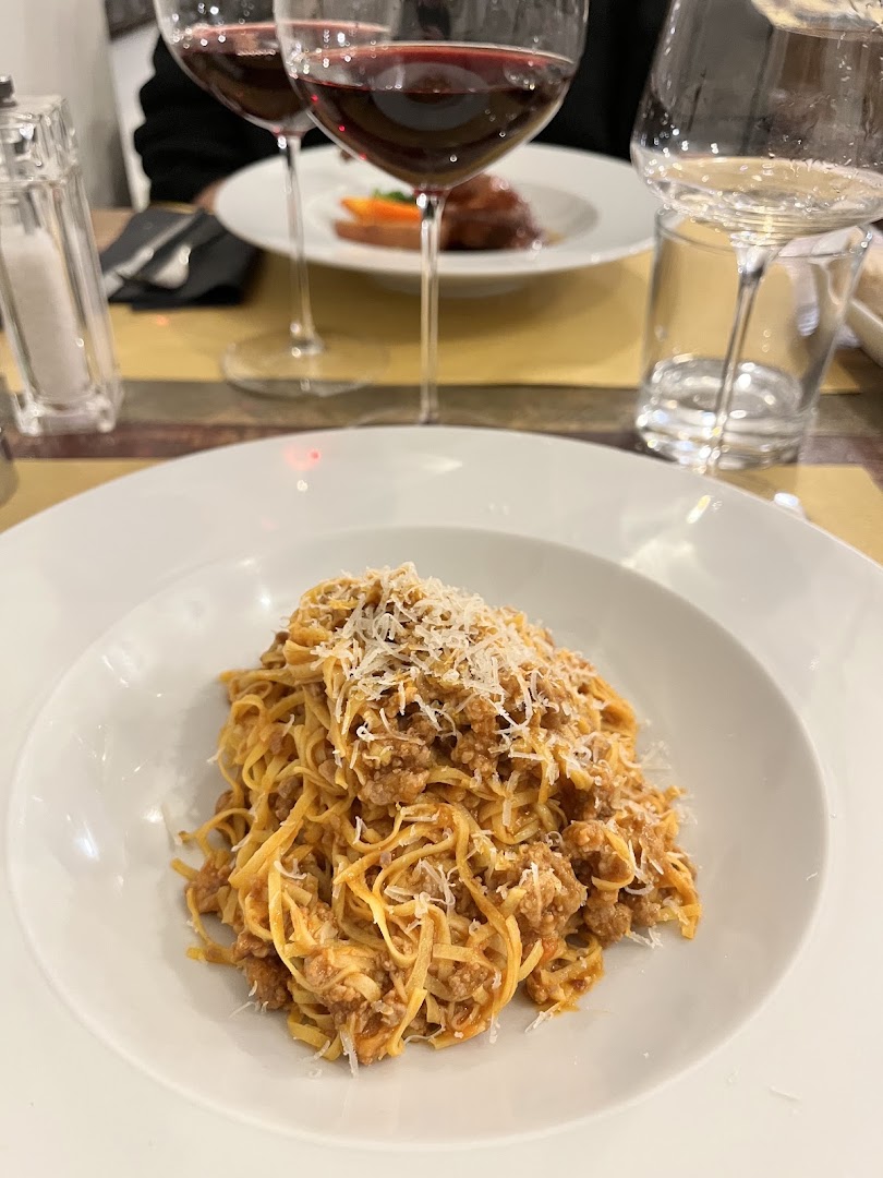 Osteria More e Macine, La Morra