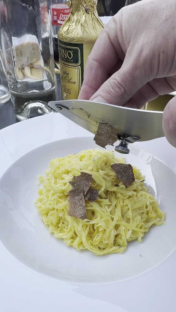 Osteria More e Macine