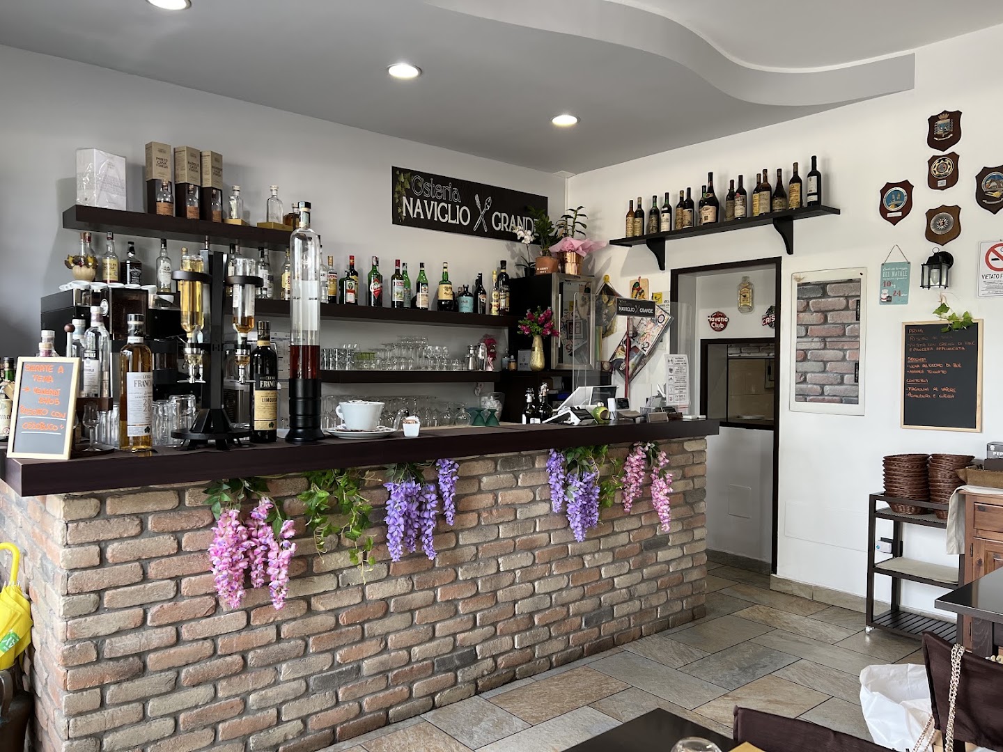 Osteria Naviglio Grande - Tabacchi - Tavola calda - Bar