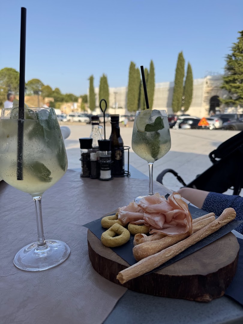 Osteria sugli Scavi