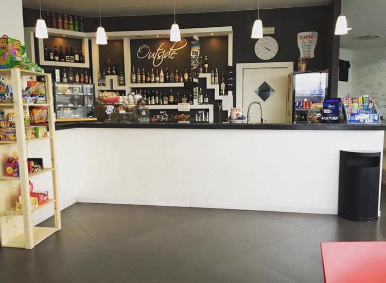 OUTSIDE Bar