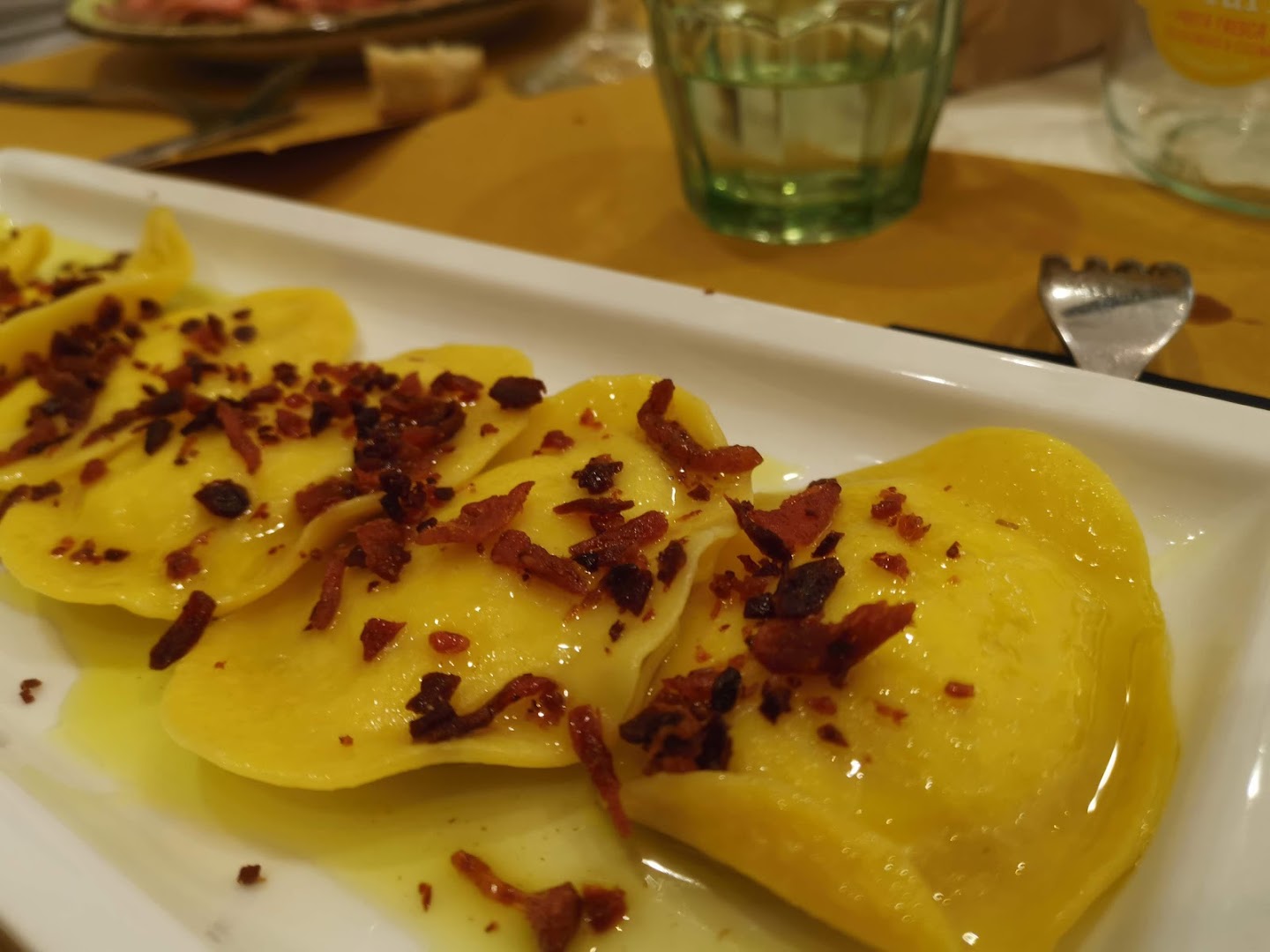 Ova e Farina: Produzione Pasta Fresca, Ristorante e Gastronomia