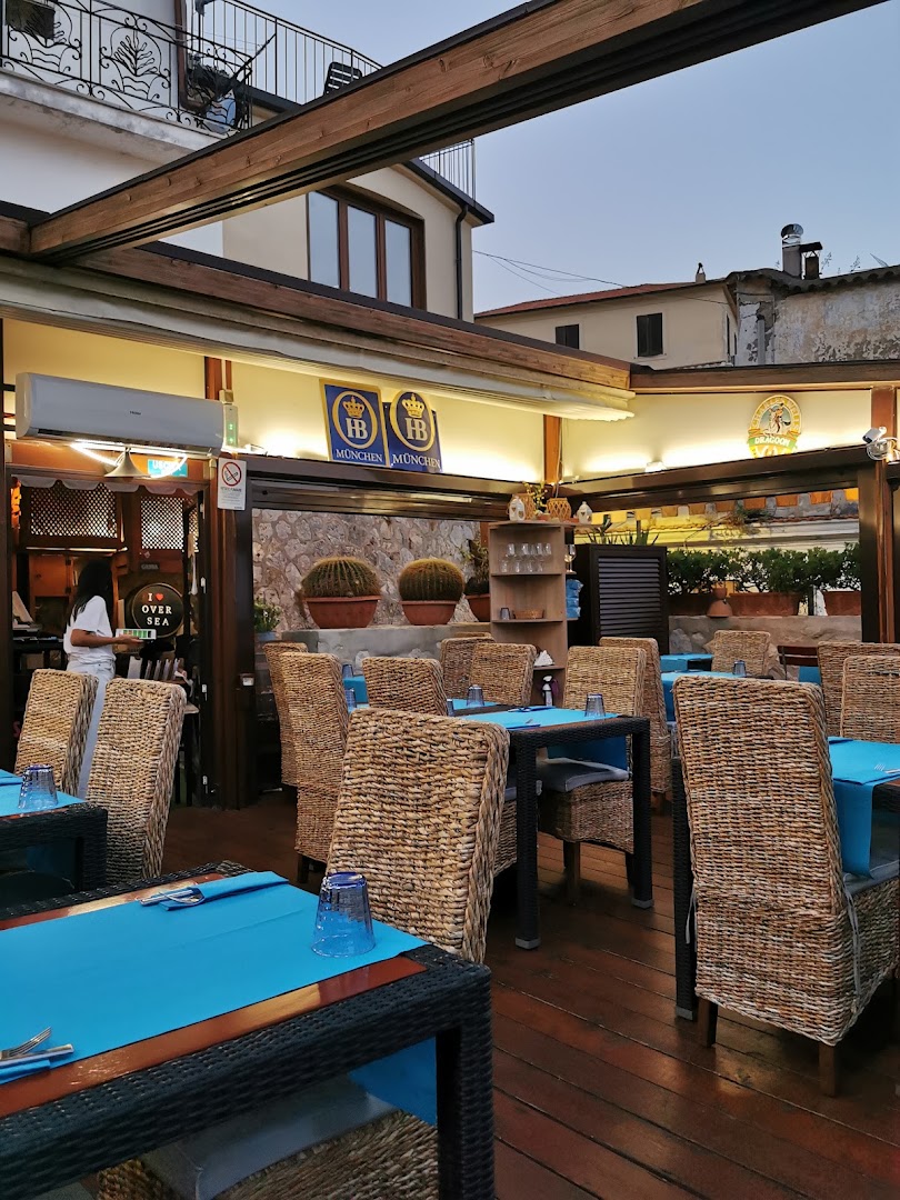 Over Sea Pub, San Felice Circeo