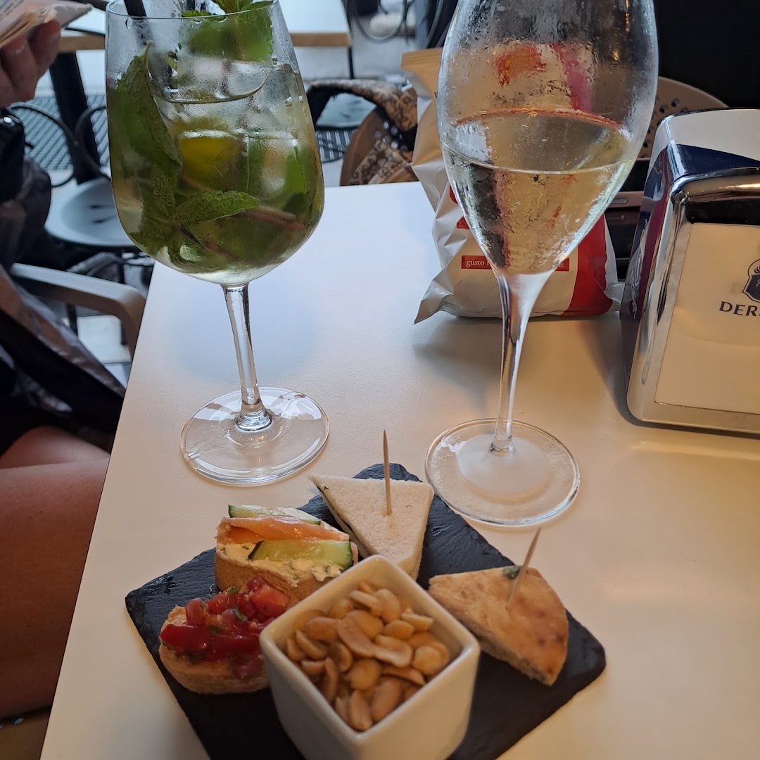 OZONE BAR Food&Drink