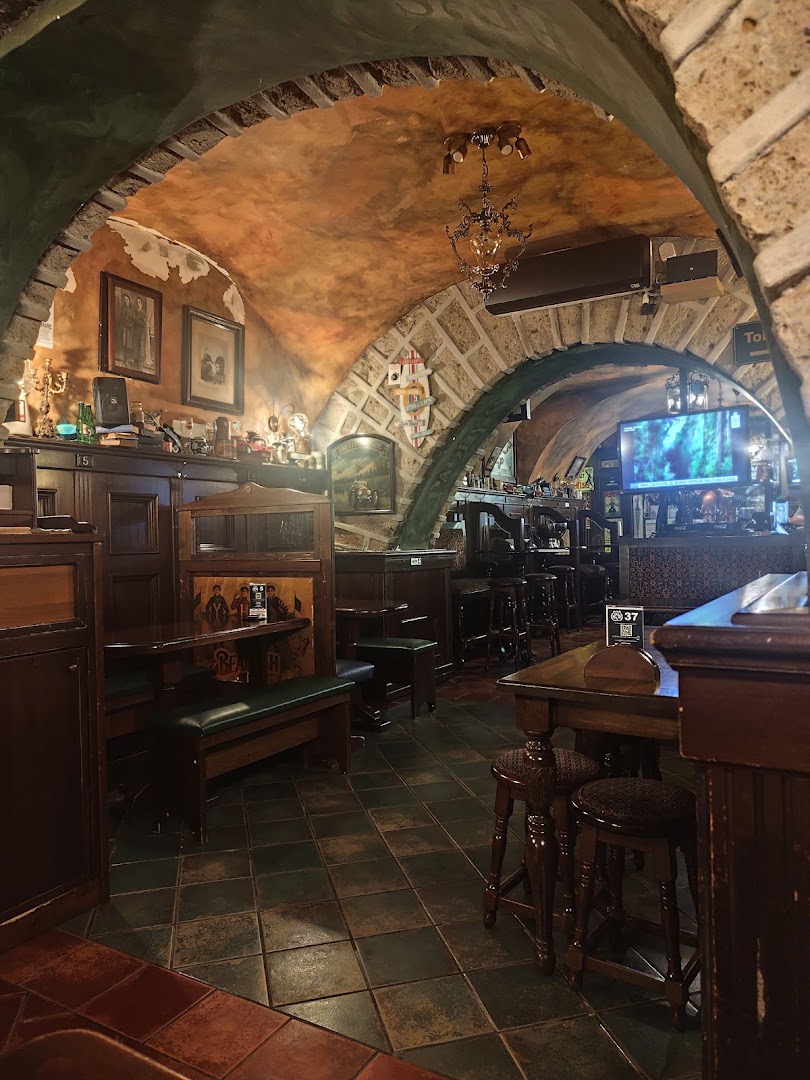 Paddy's Pub