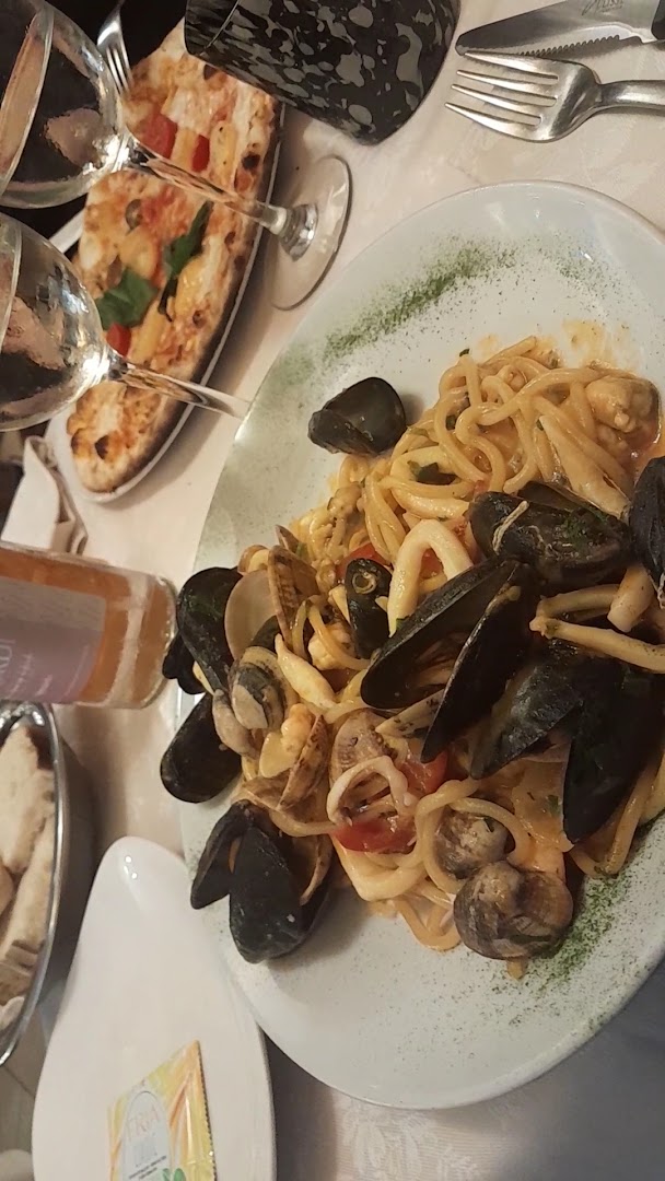 Pago Pago Pizzeria con Ristorante
