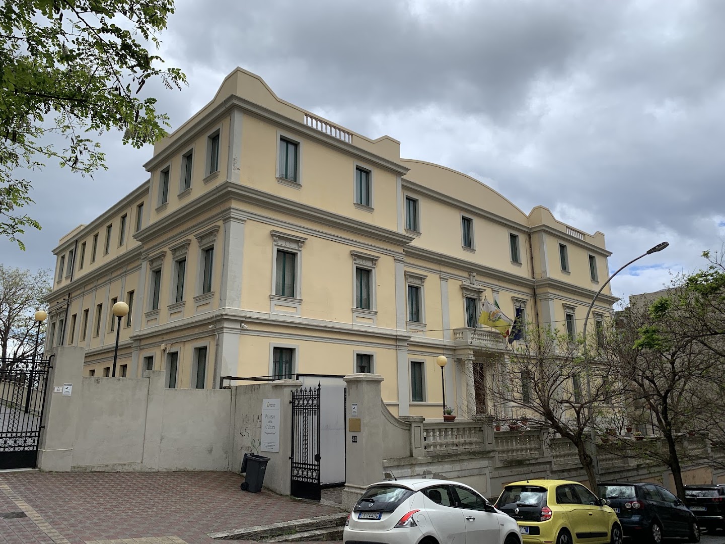 Palazzo della Cultura "Pasquino Crupi"