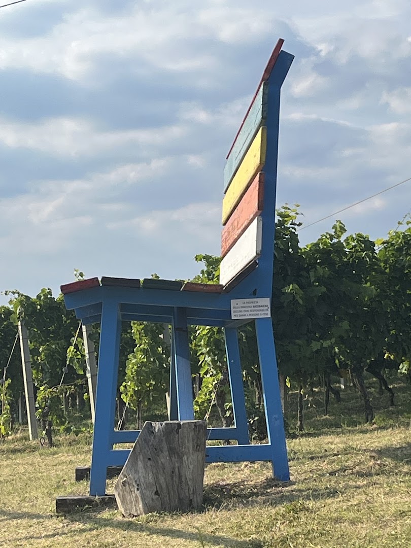 Panchina gigante dell'arcobaleno