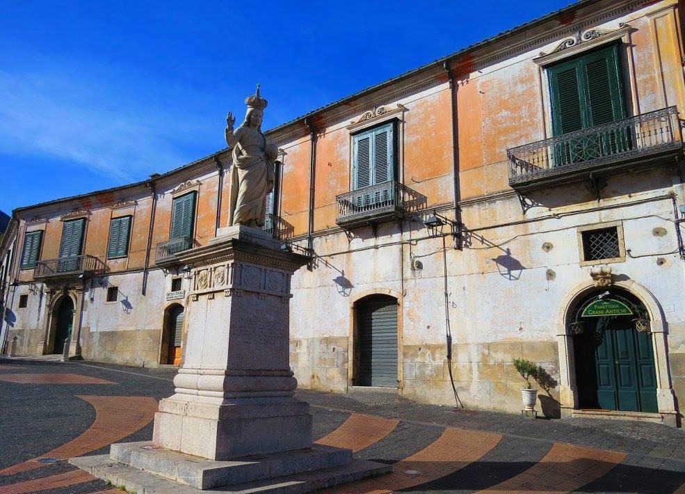 Pane al Volo e Vino in Mano - Sagra della Castagna Montella