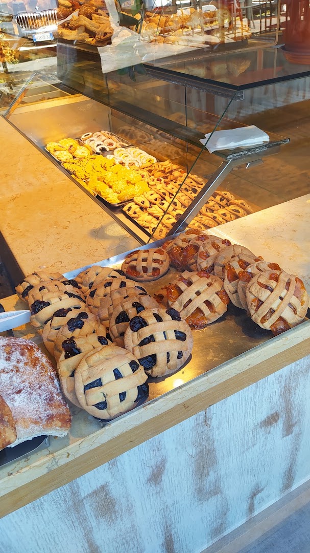 Pane e Pazienza, Roma