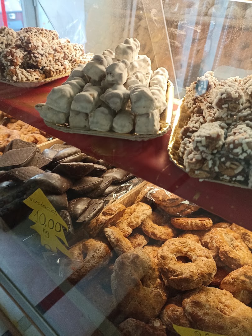 Panetteria Di Giovanni....prodotti tipici e salumi