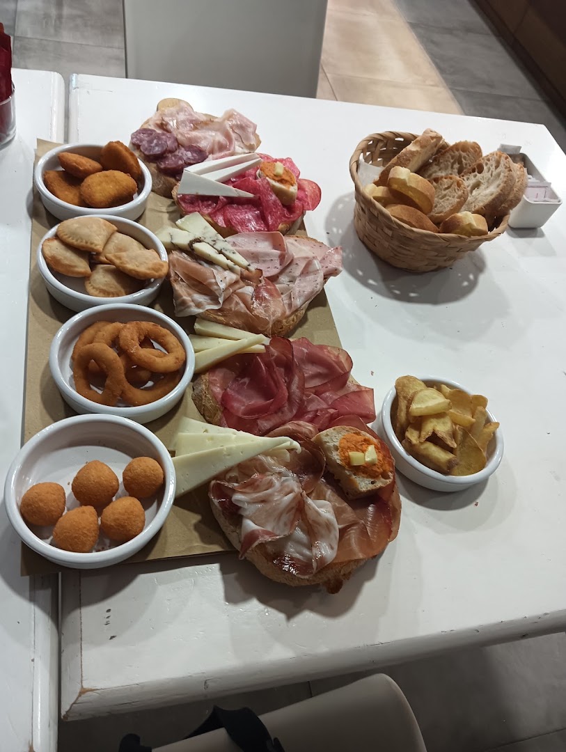 "Panifici Bandinu" Ristorante, Caffetteria,Cocktail bar, Panificio, Salumeria