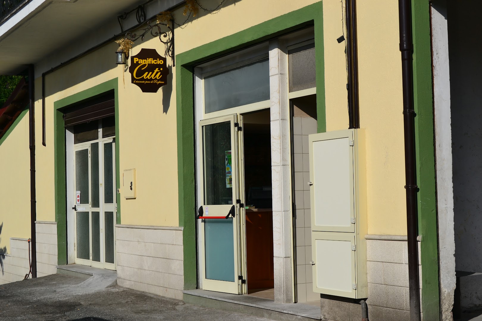 Panificio Cuti - Il rinomato pane di Rogliano