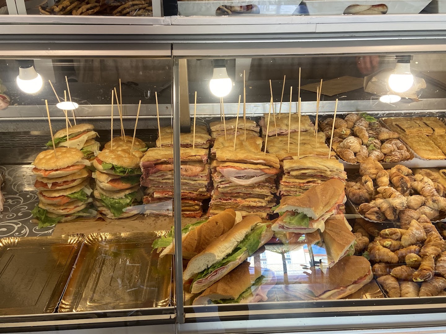 Panificio Da Zucchero Alimentari - Fraz.Calambrone