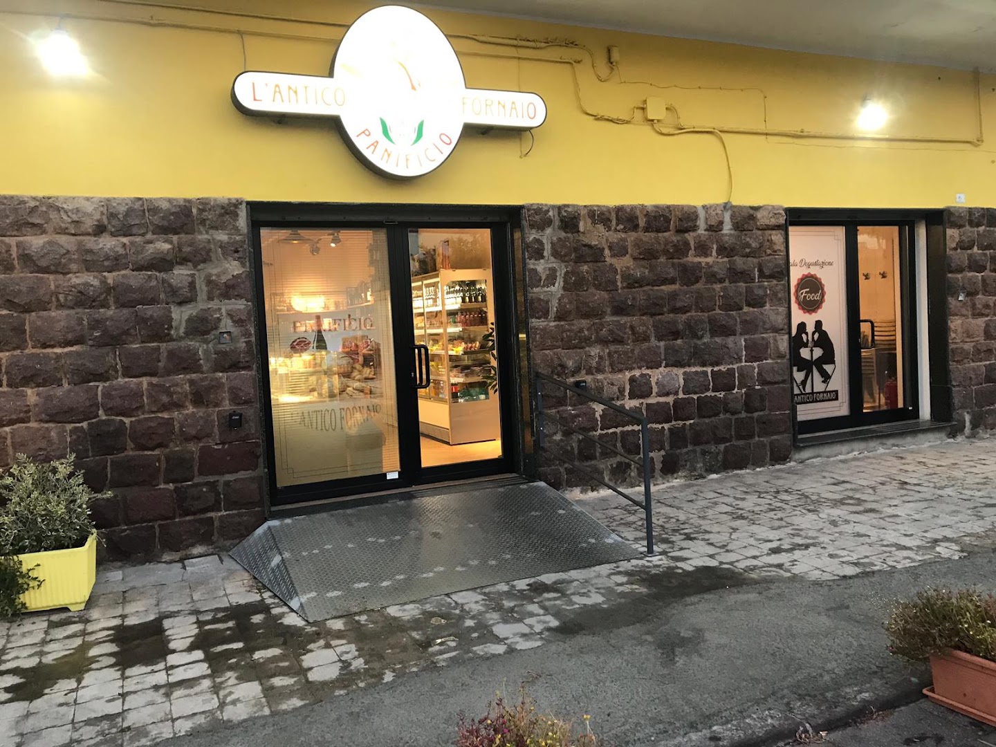 Panificio L'Antico Fornaio dei F.lli Cancedda - via Nuoro