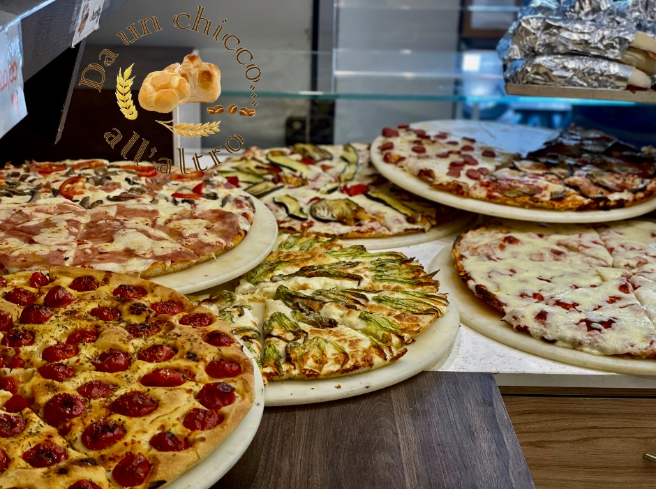 Panificio Pasticceria Artigianale - DA UN CHICCO ALL’ ALTRO - Pizze, Dolci e Torte per Feste.
