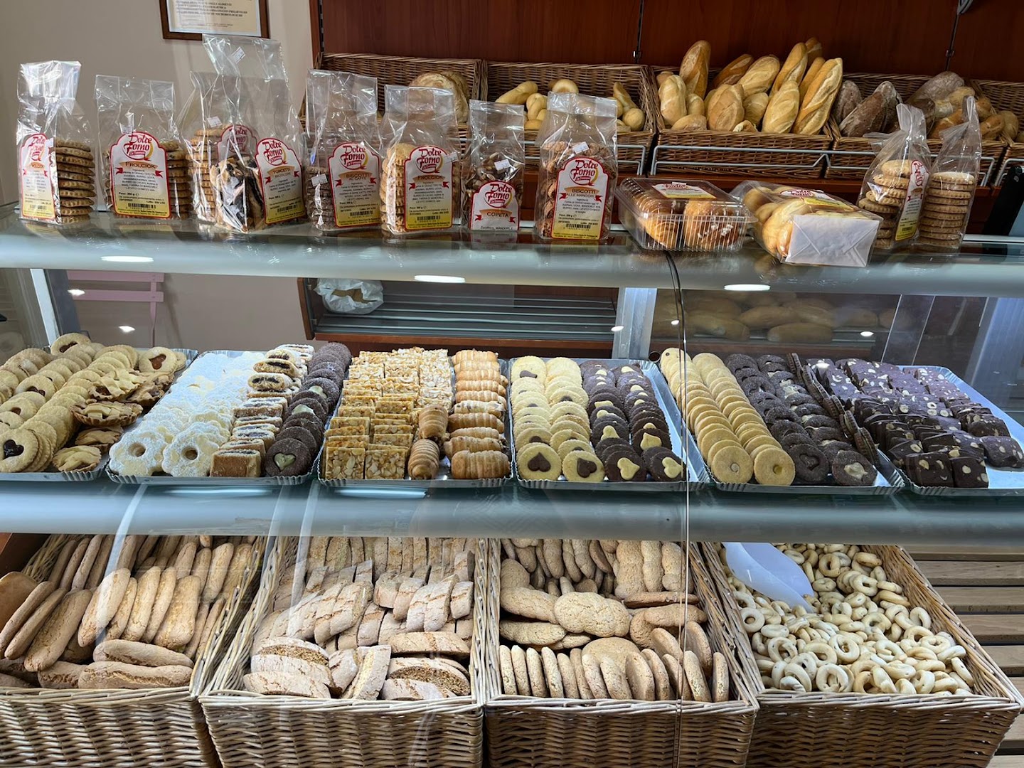 Panificio rosticceria gastronomia latticini Dolce Forno