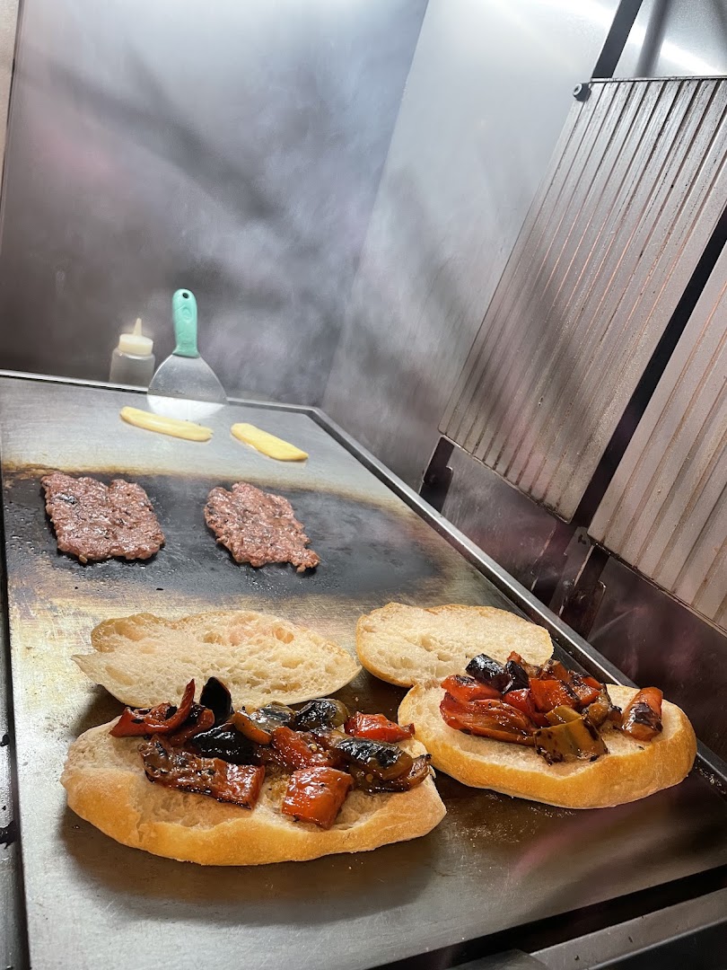 Paninoteca hamburgheria Milko e Sabrina