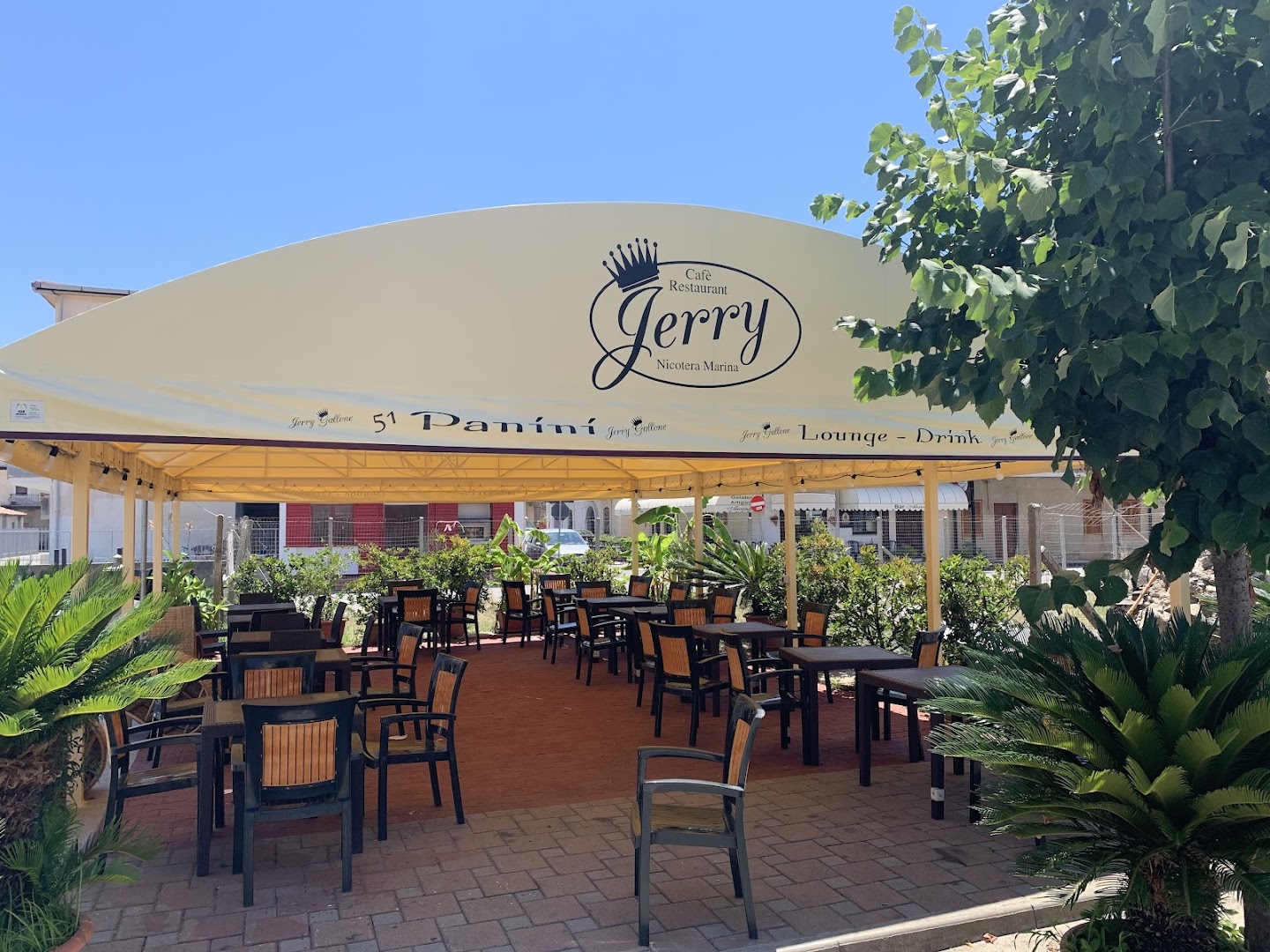 Paninoteca Jerry Cafe' Restaurant | JERRY LUXURY CATERING