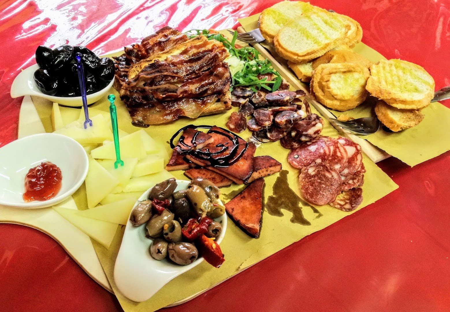 Paninoteca tavola calda Tom&Jerry tecchiena