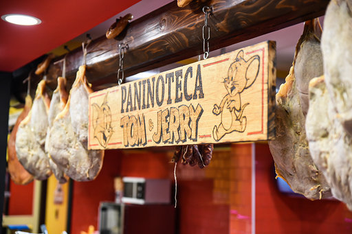 Paninoteca tavola calda Tom&Jerry tecchiena