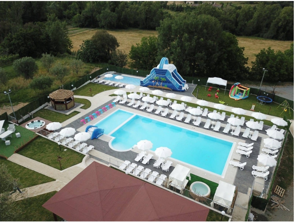 Paradise Club