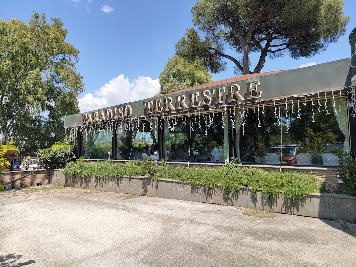 Paradiso Terrestre, Roma