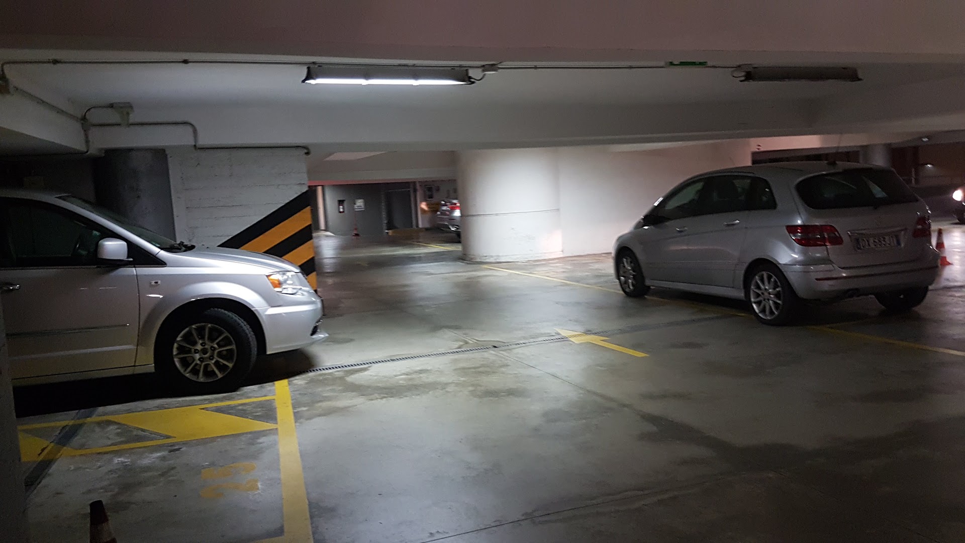 PARCHEGGIO Tribunale - Rotonda Dei Mille - Trattoria Caprese, Bergamo