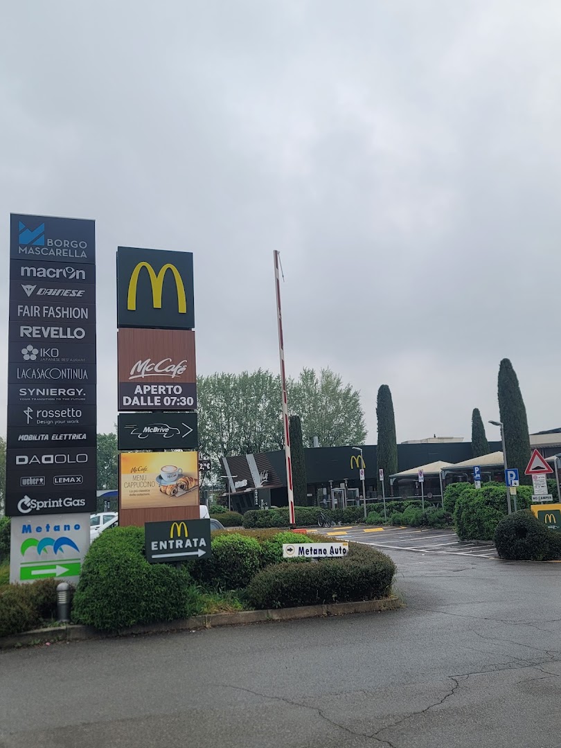 Parco Commerciale Borgo Mascarella, Bologna