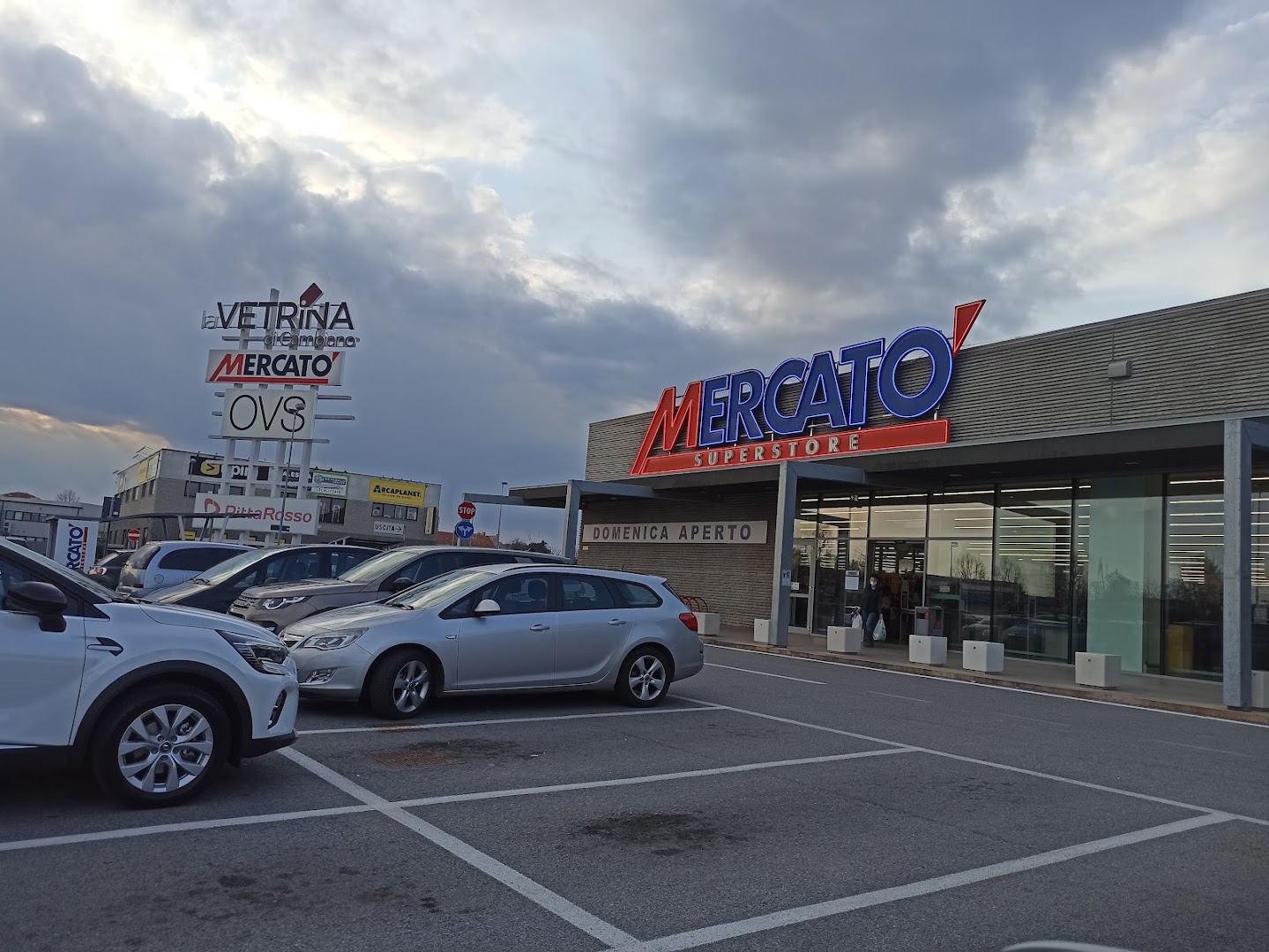 Parco commerciale La Vetrina di Cambiano