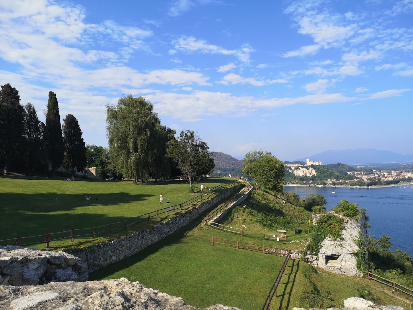 Parco della Rocca Borromea