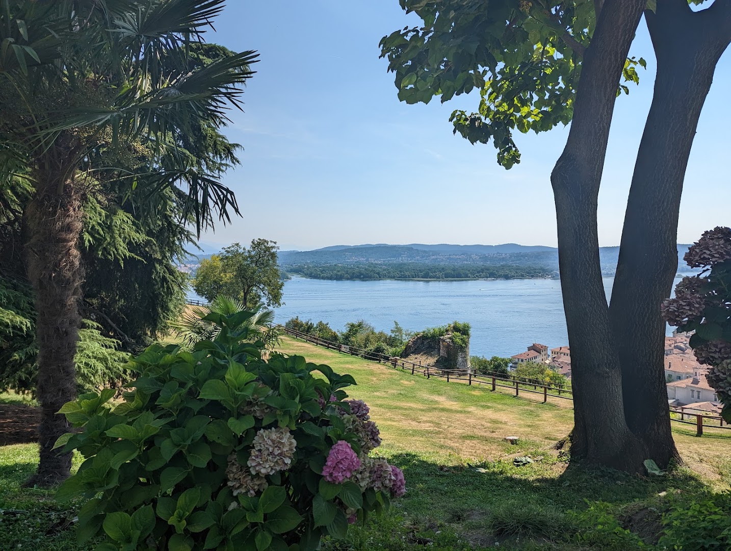 Parco della Rocca Borromea