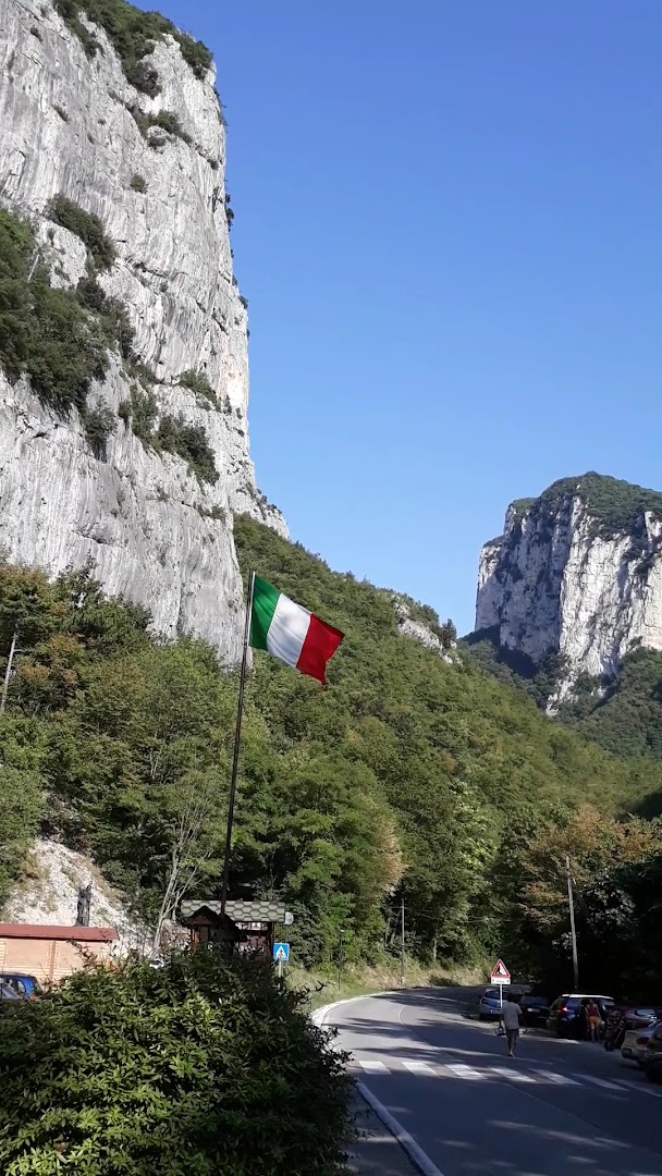 Parco Naturale Regionale Gola della Rossa e di Frasassi, Serra San Quirico