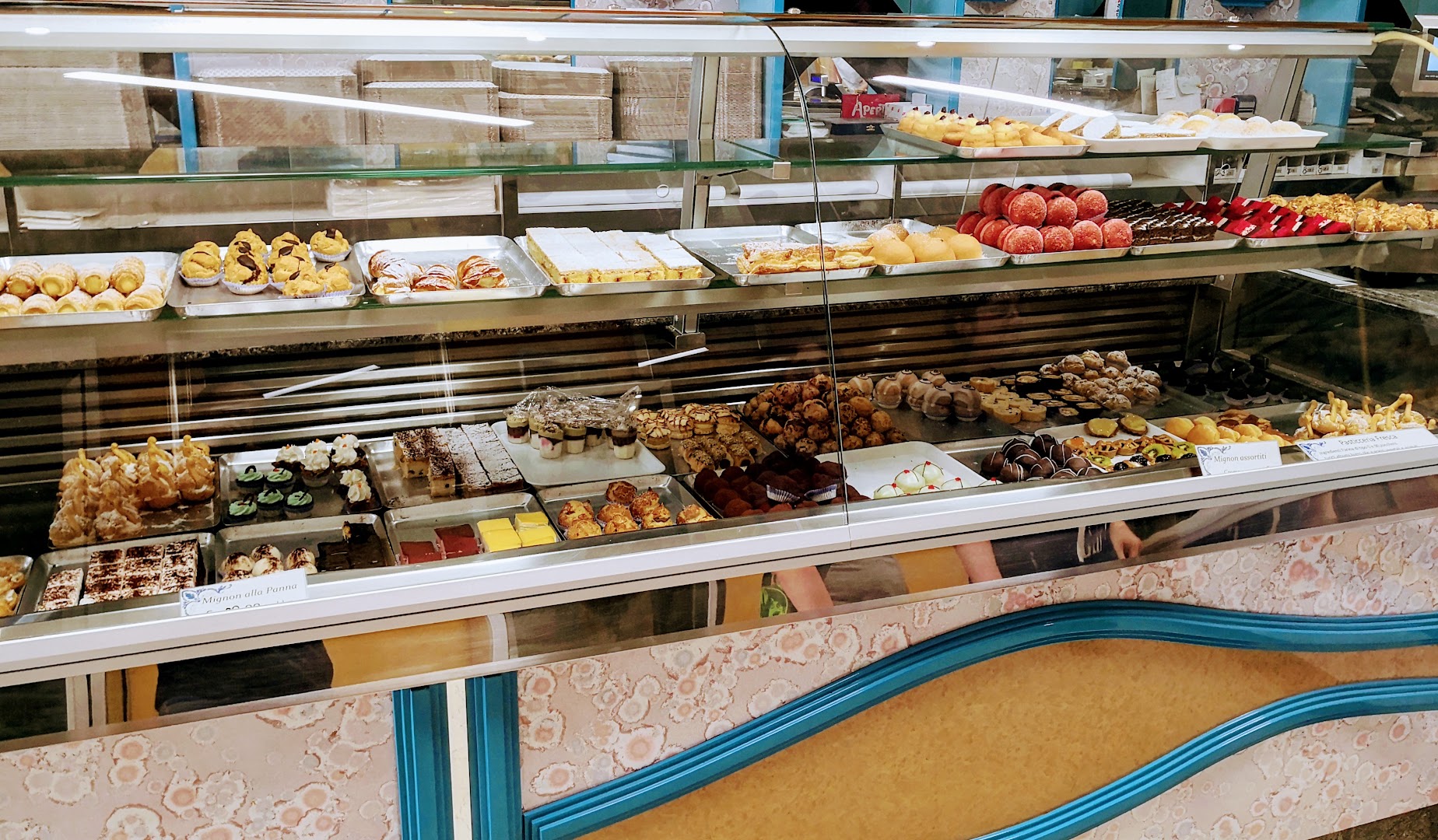 Pasticceria 2000 Di De Nichilo Nicola