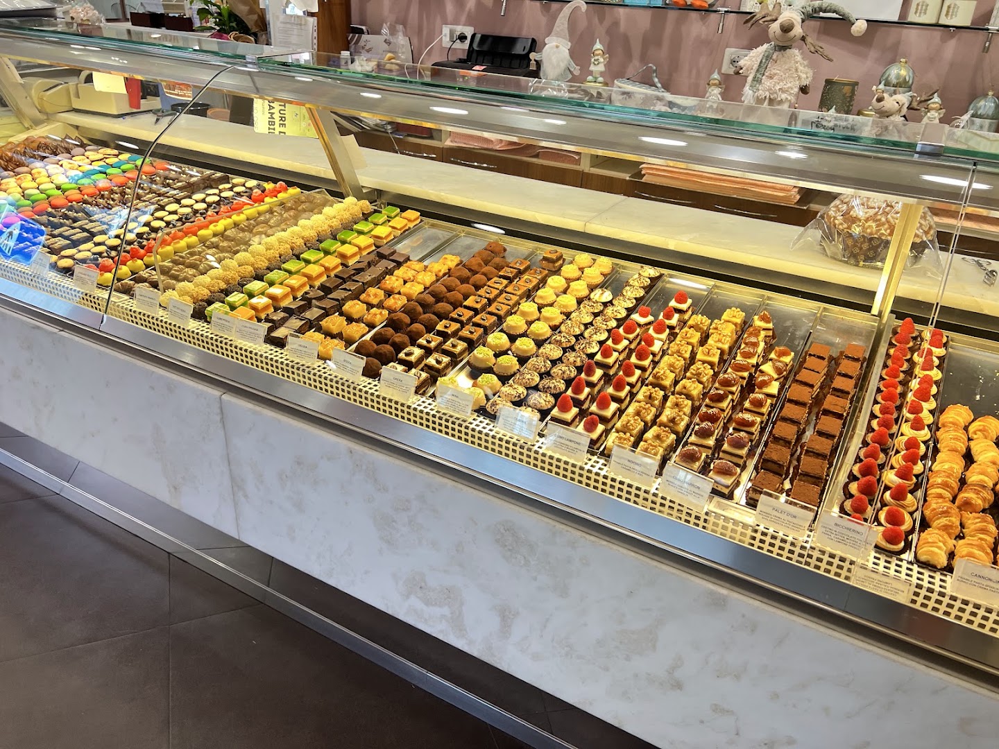 Pasticceria Amerigo Di Alippi Elena E Michele Sas
