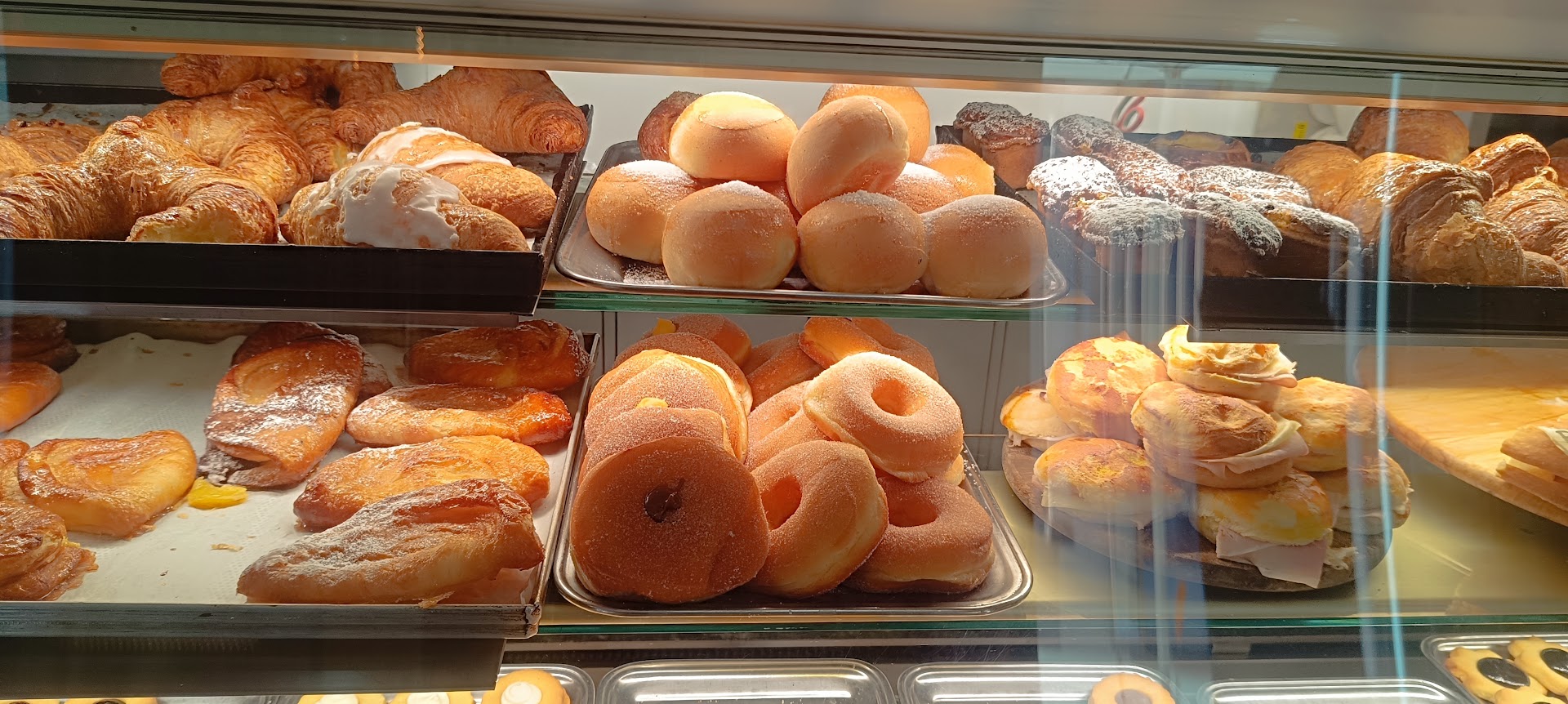 Pasticceria Bar Caffeteria Leo'S Prato