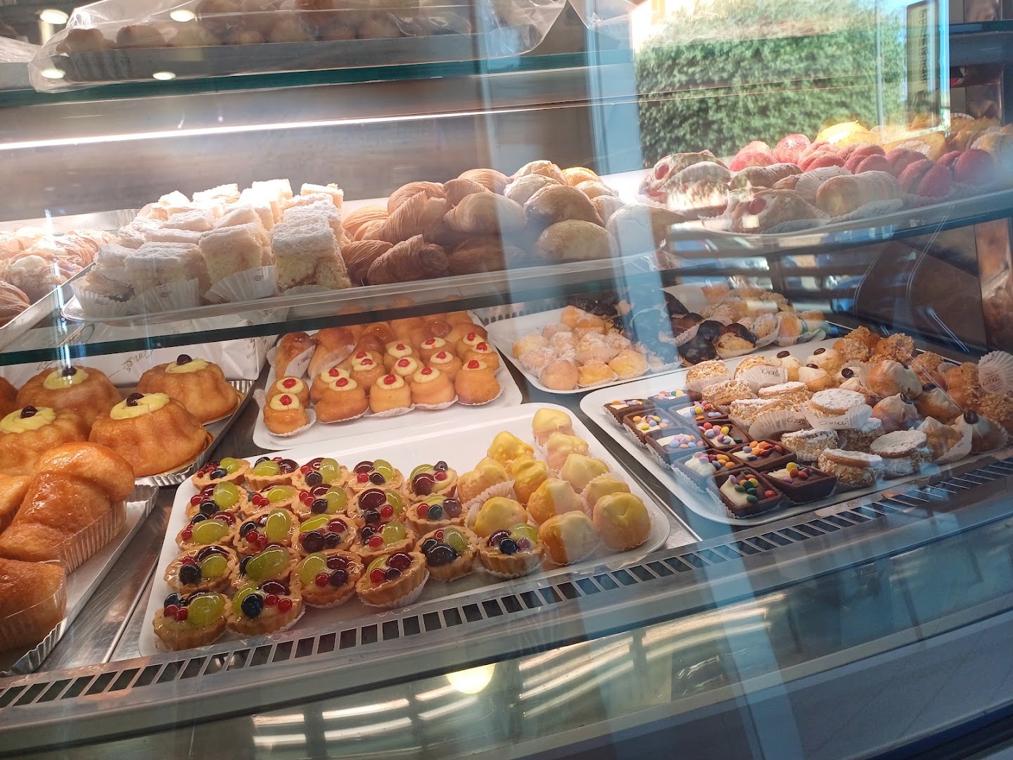 Pasticceria Caffetteria E...Caruso
