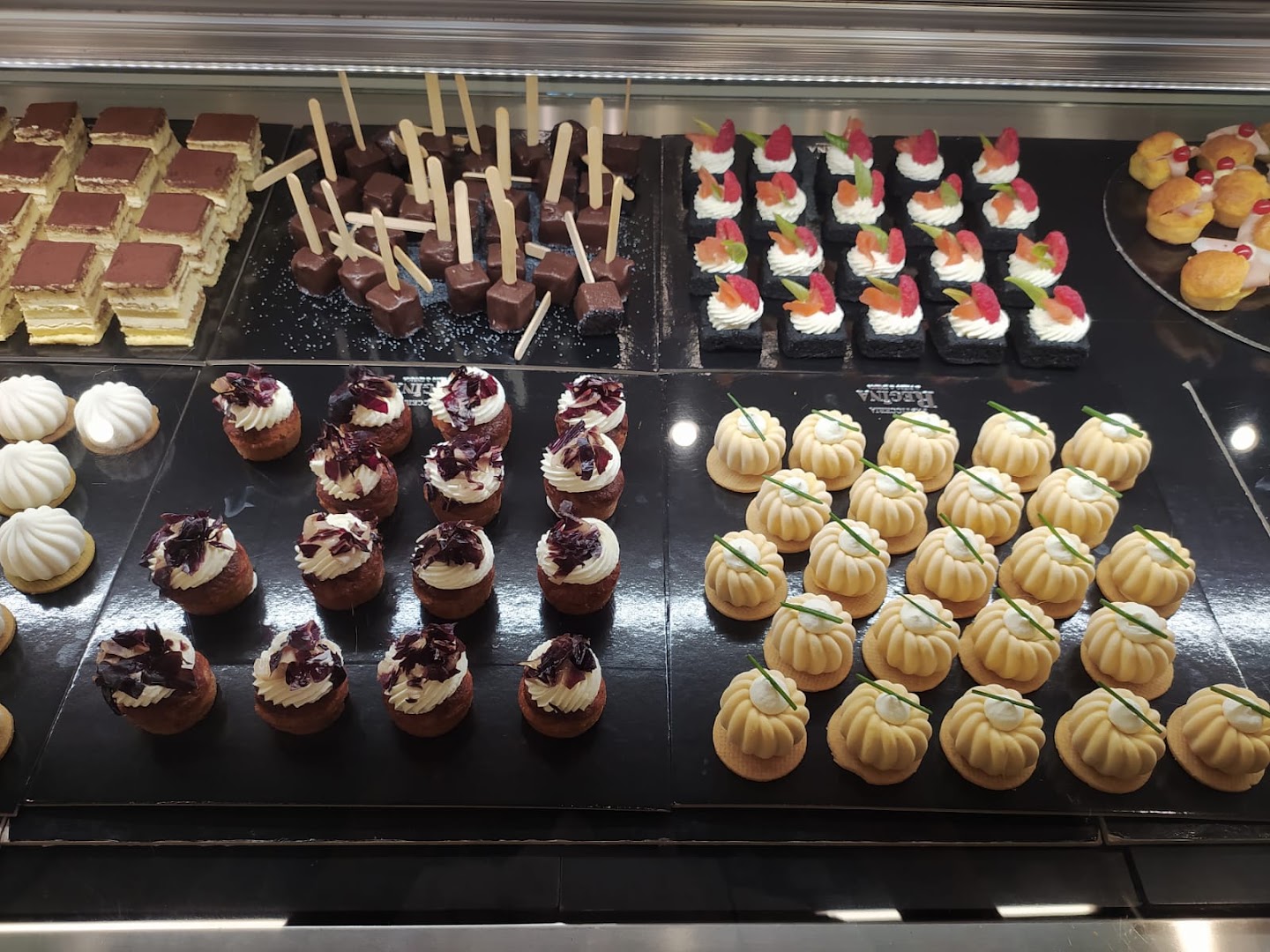 Pasticceria Caffetteria Gelateria Regina di Bontempo Piero e Enrica