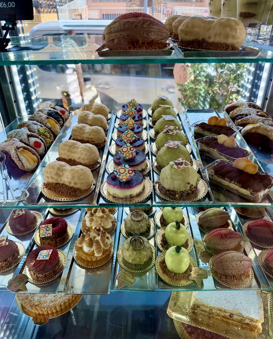 Pasticceria Caffetteria La Perla Di Cadoni Mercedes E C.