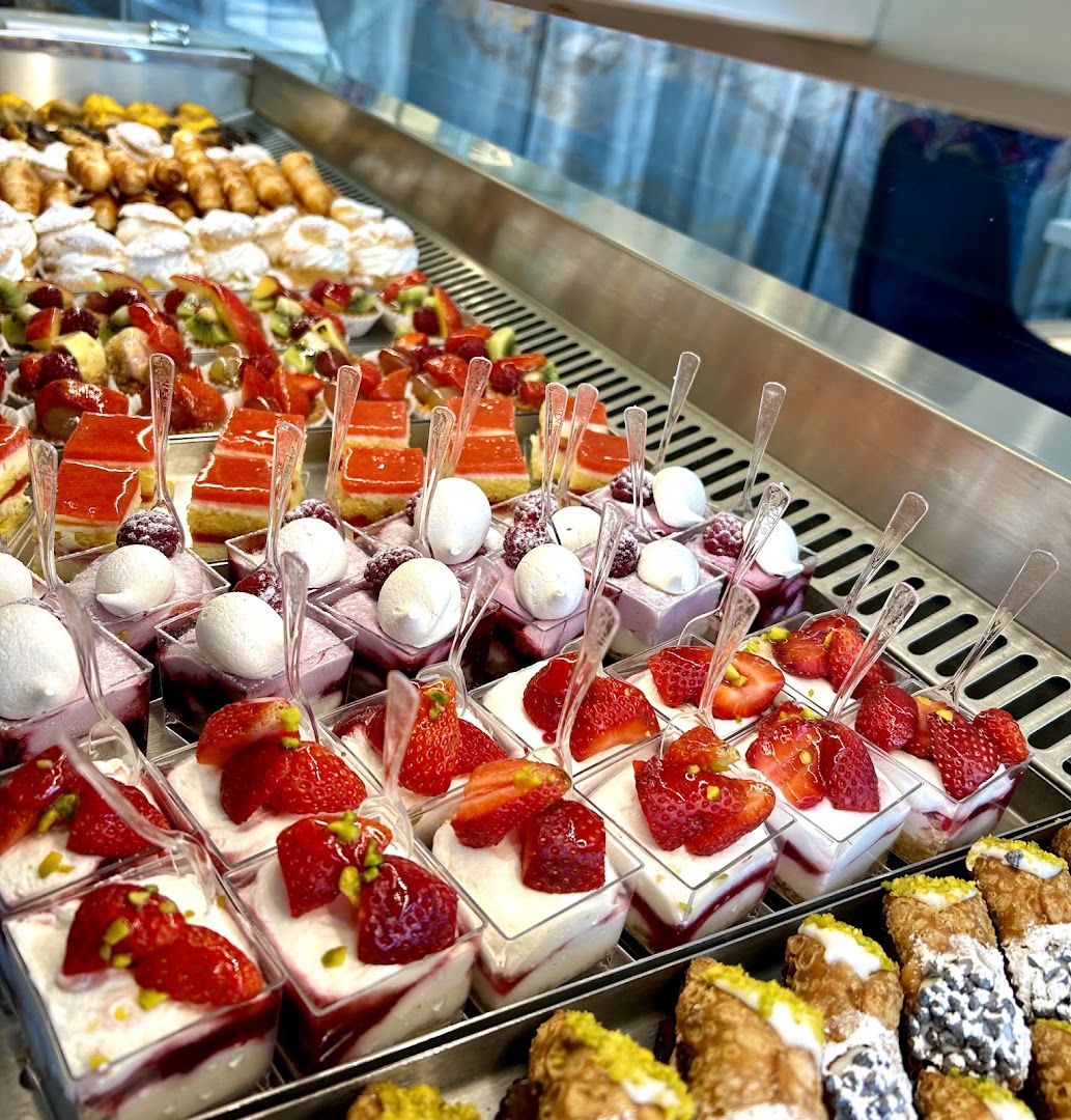 Pasticceria E Gelateria La Piazzetta
