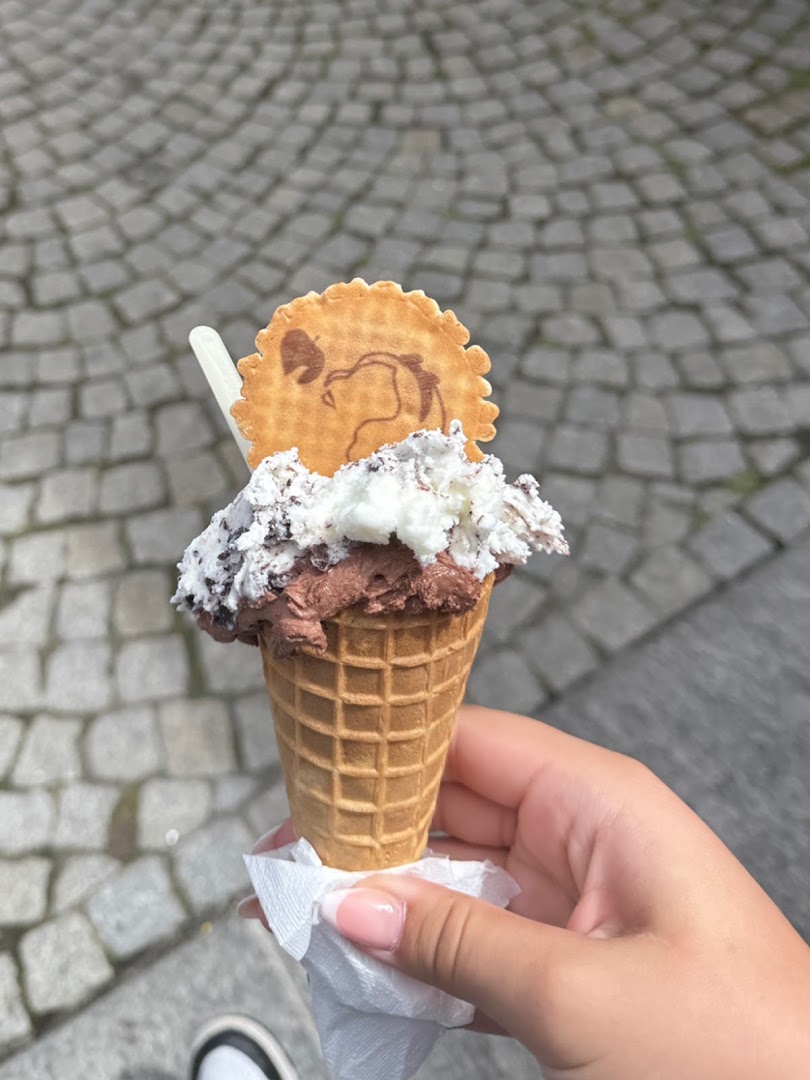 Pasticceria Gelateria Biancaneve e i sette nani