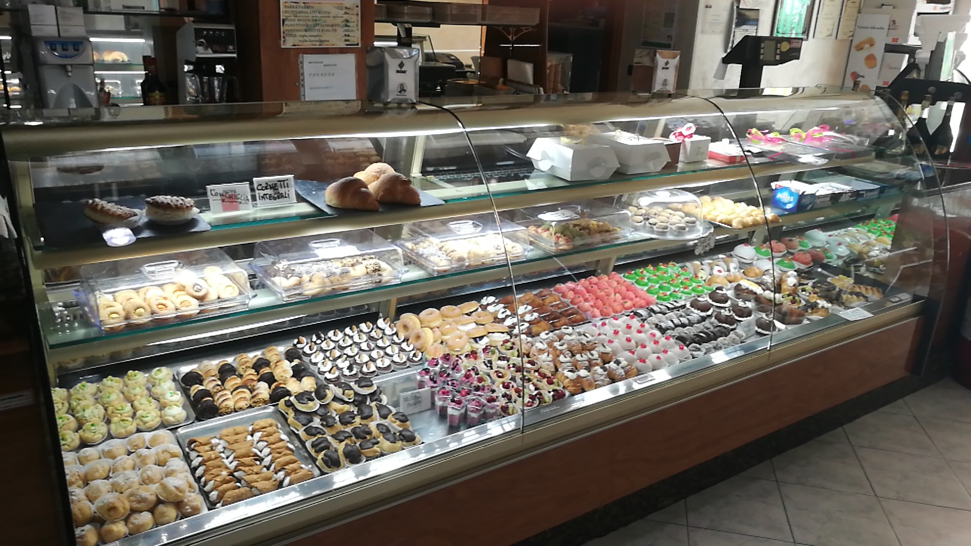 Pasticceria - Gelateria "L’Aurora"