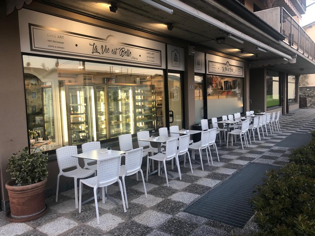 Pasticceria La Vie Est Belle
