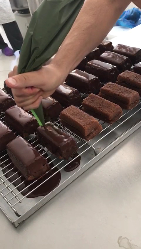Pasticceria Mearini Snc Di Mearini V. E D. E C.